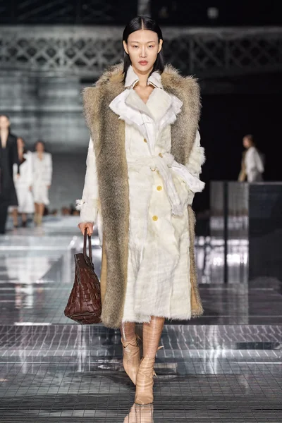 Look 5